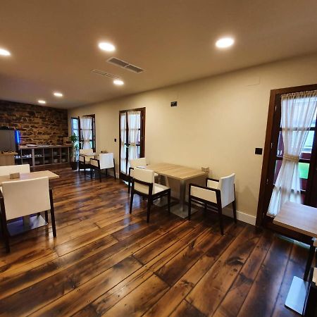 Albergue Casa Cuartel A Fonsagrada Ngoại thất bức ảnh
