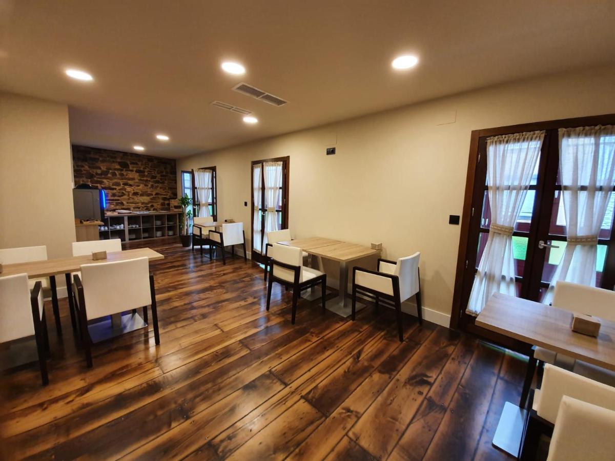 Albergue Casa Cuartel A Fonsagrada Ngoại thất bức ảnh