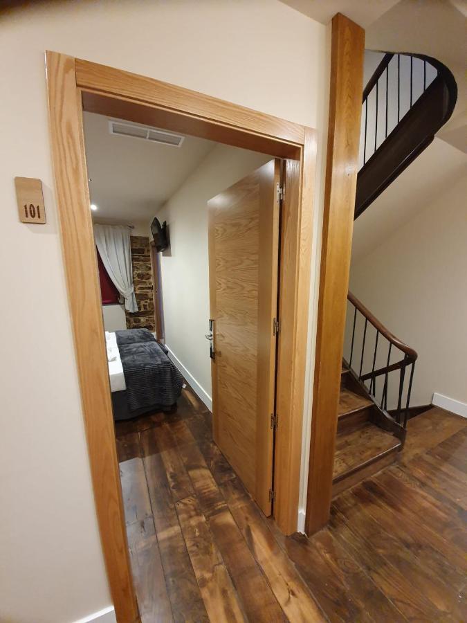 Albergue Casa Cuartel A Fonsagrada Ngoại thất bức ảnh