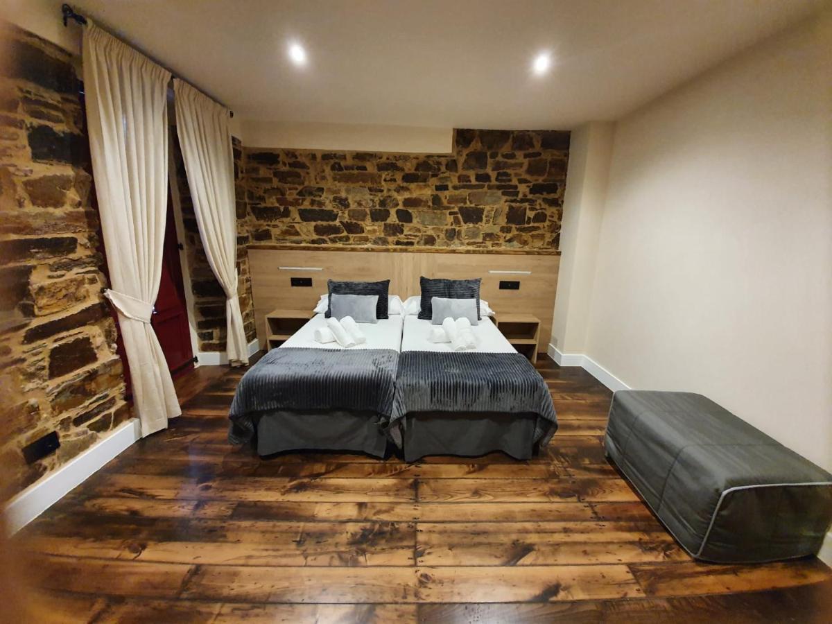 Albergue Casa Cuartel A Fonsagrada Ngoại thất bức ảnh