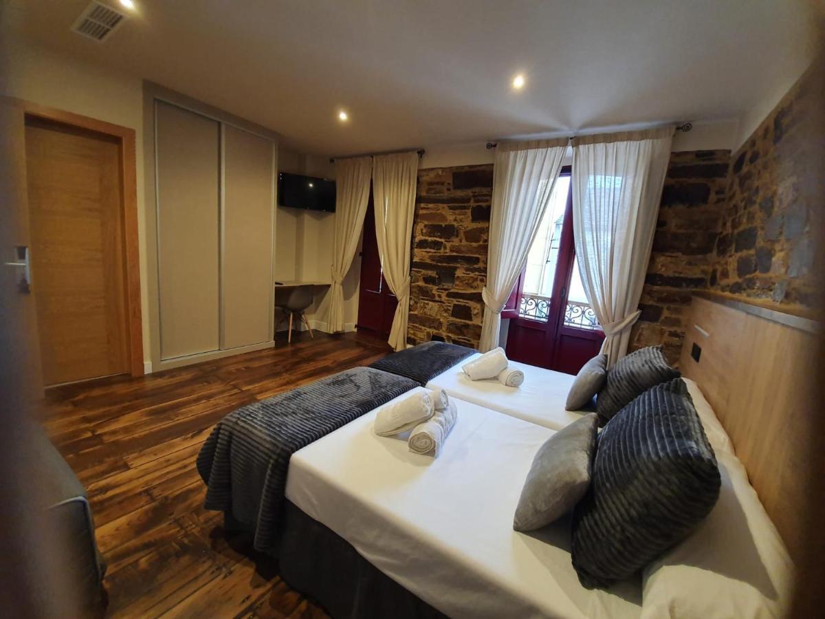 Albergue Casa Cuartel A Fonsagrada Ngoại thất bức ảnh