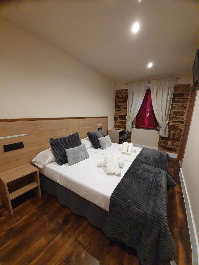 Albergue Casa Cuartel A Fonsagrada Ngoại thất bức ảnh